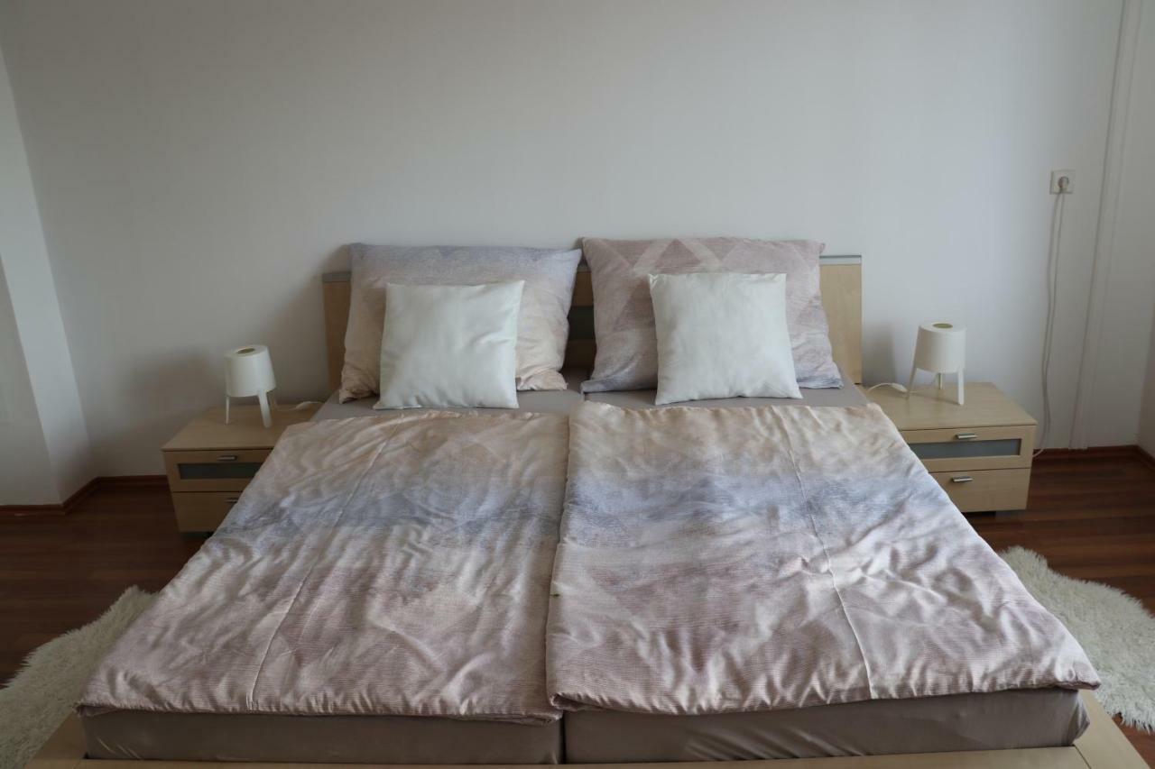 The Lakehouse Villa Neusiedl Am See Wienerstrasse 8 Luaran gambar