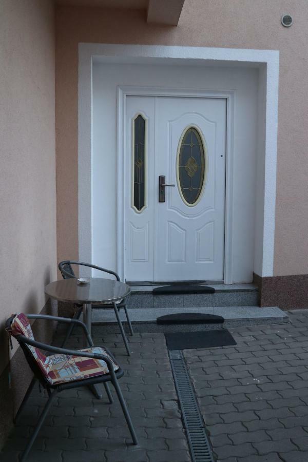 The Lakehouse Villa Neusiedl Am See Wienerstrasse 8 Luaran gambar