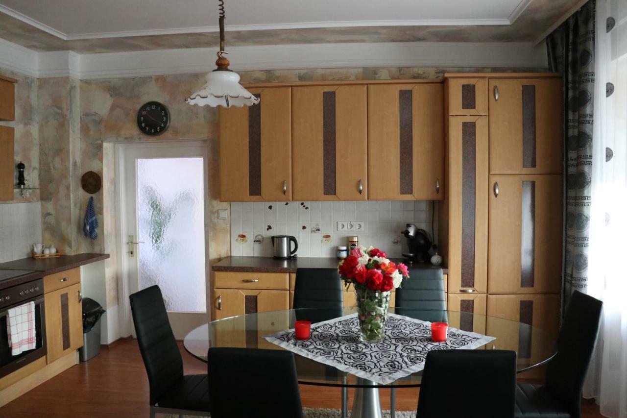 The Lakehouse Villa Neusiedl Am See Wienerstrasse 8 Luaran gambar