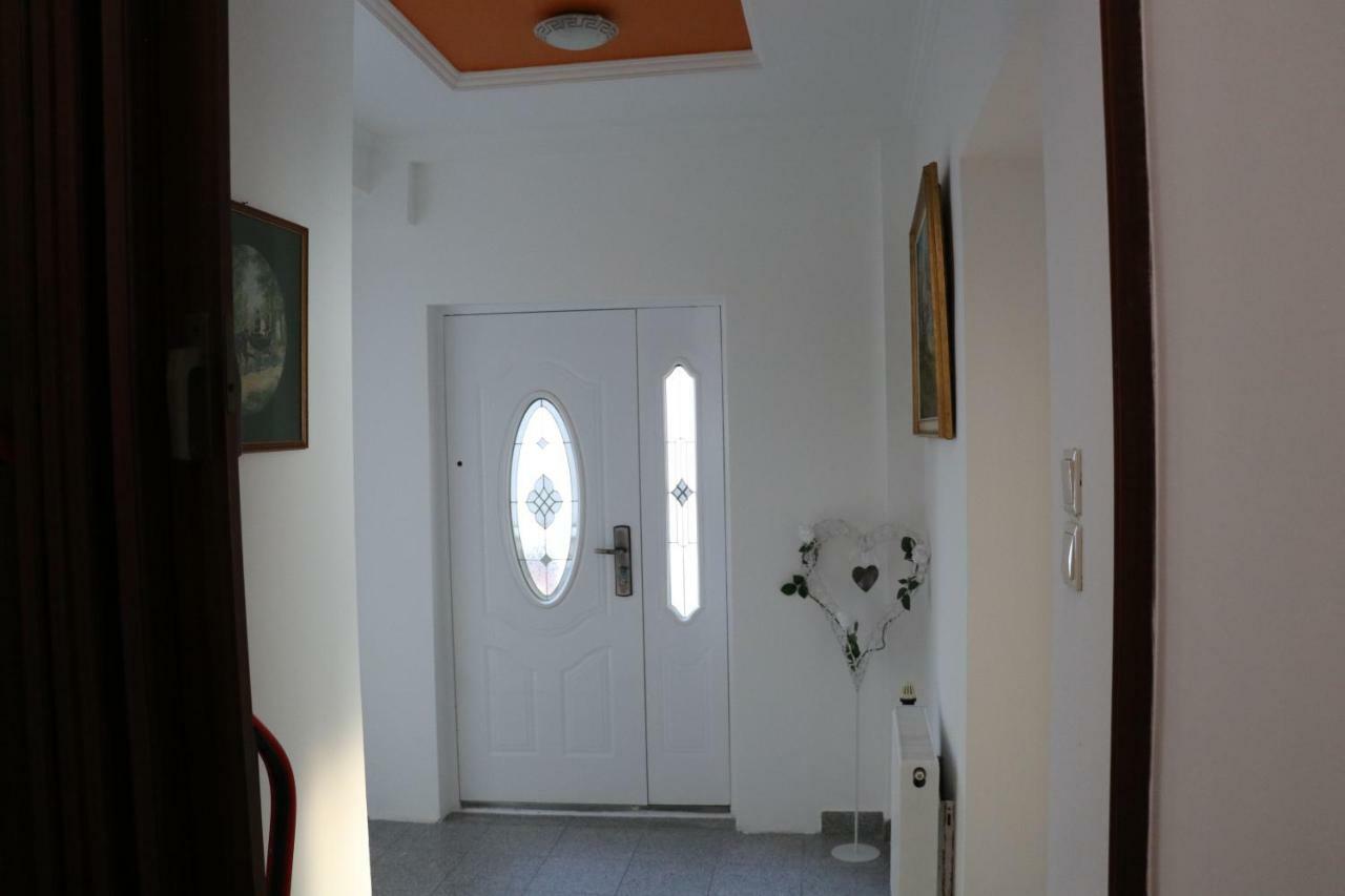 The Lakehouse Villa Neusiedl Am See Wienerstrasse 8 Luaran gambar
