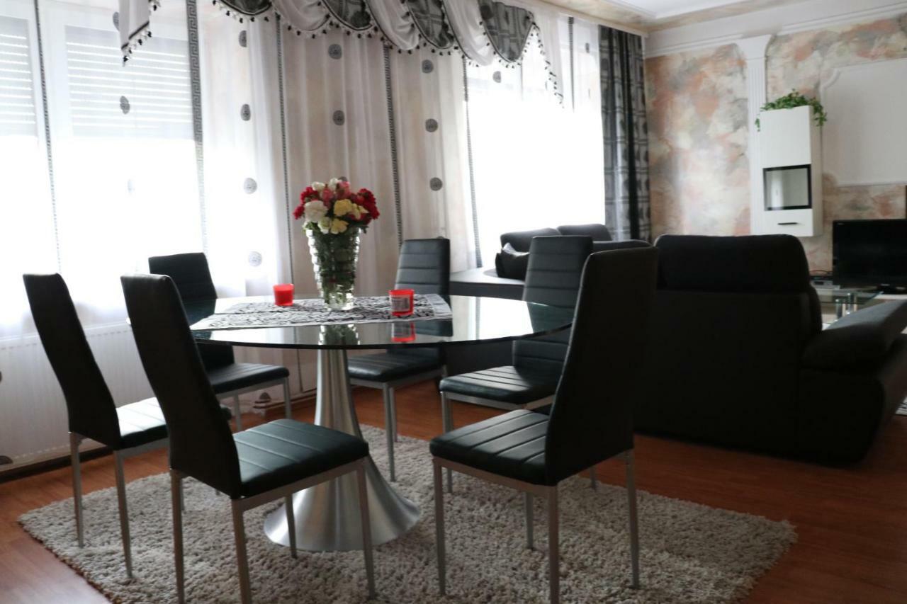 The Lakehouse Villa Neusiedl Am See Wienerstrasse 8 Luaran gambar