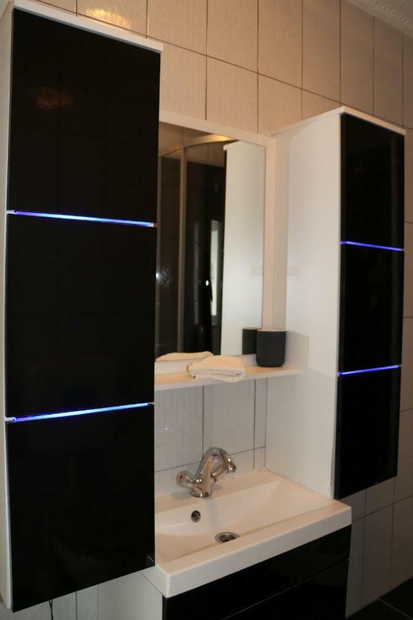 The Lakehouse Villa Neusiedl Am See Wienerstrasse 8 Luaran gambar